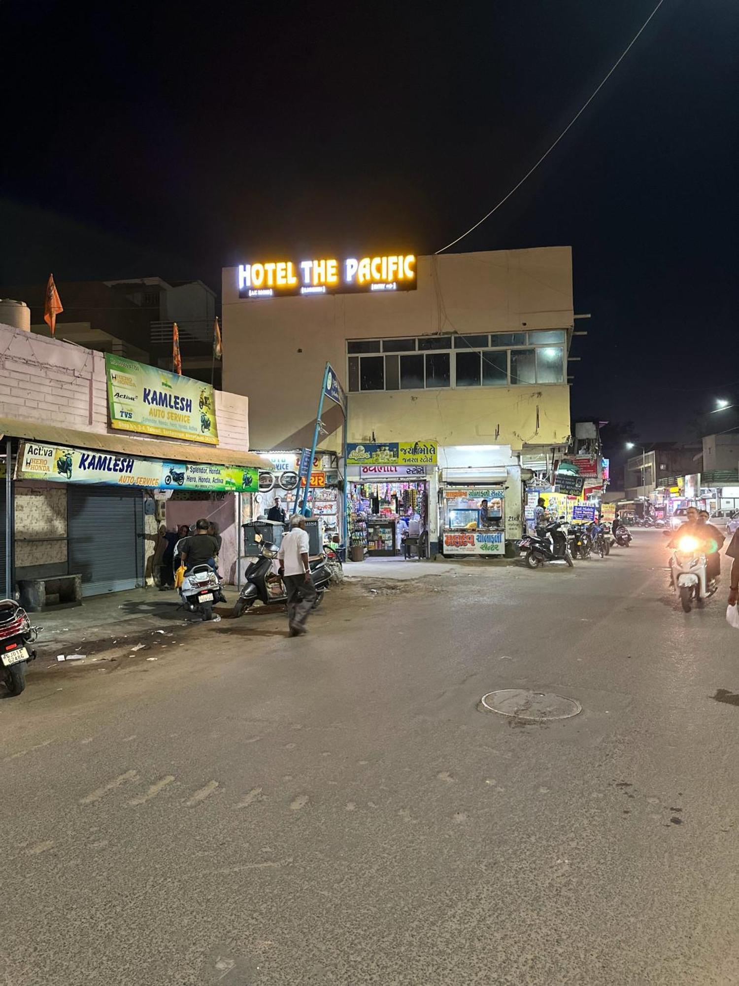 Hotel The Pacific Ahmedabad Airport 外观 照片
