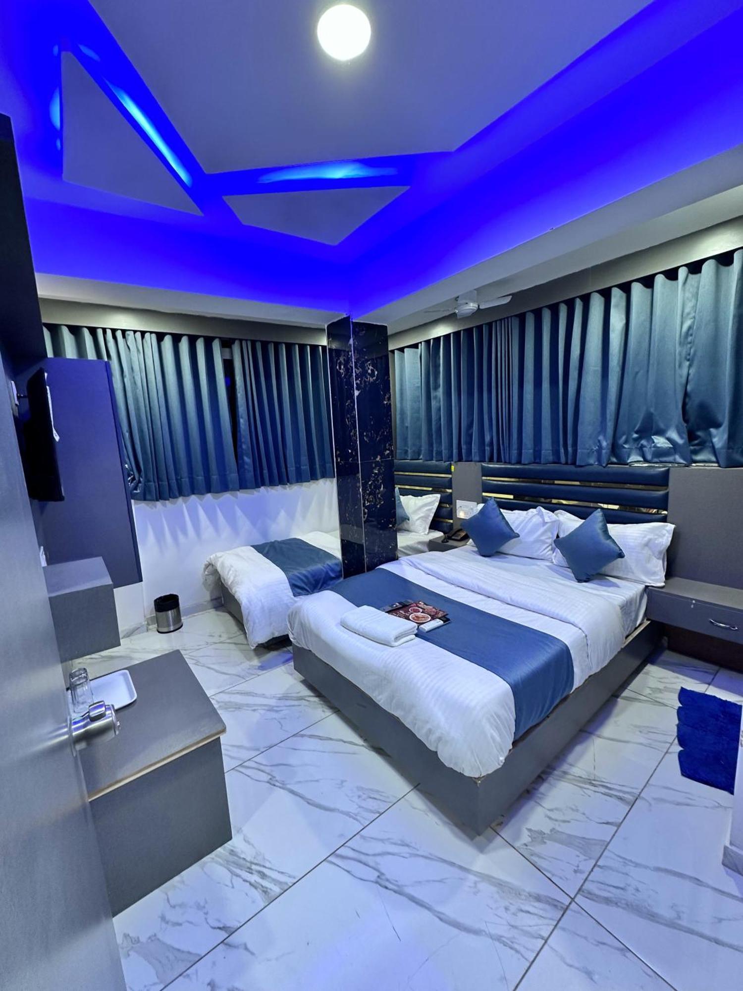 Hotel The Pacific Ahmedabad Airport 外观 照片