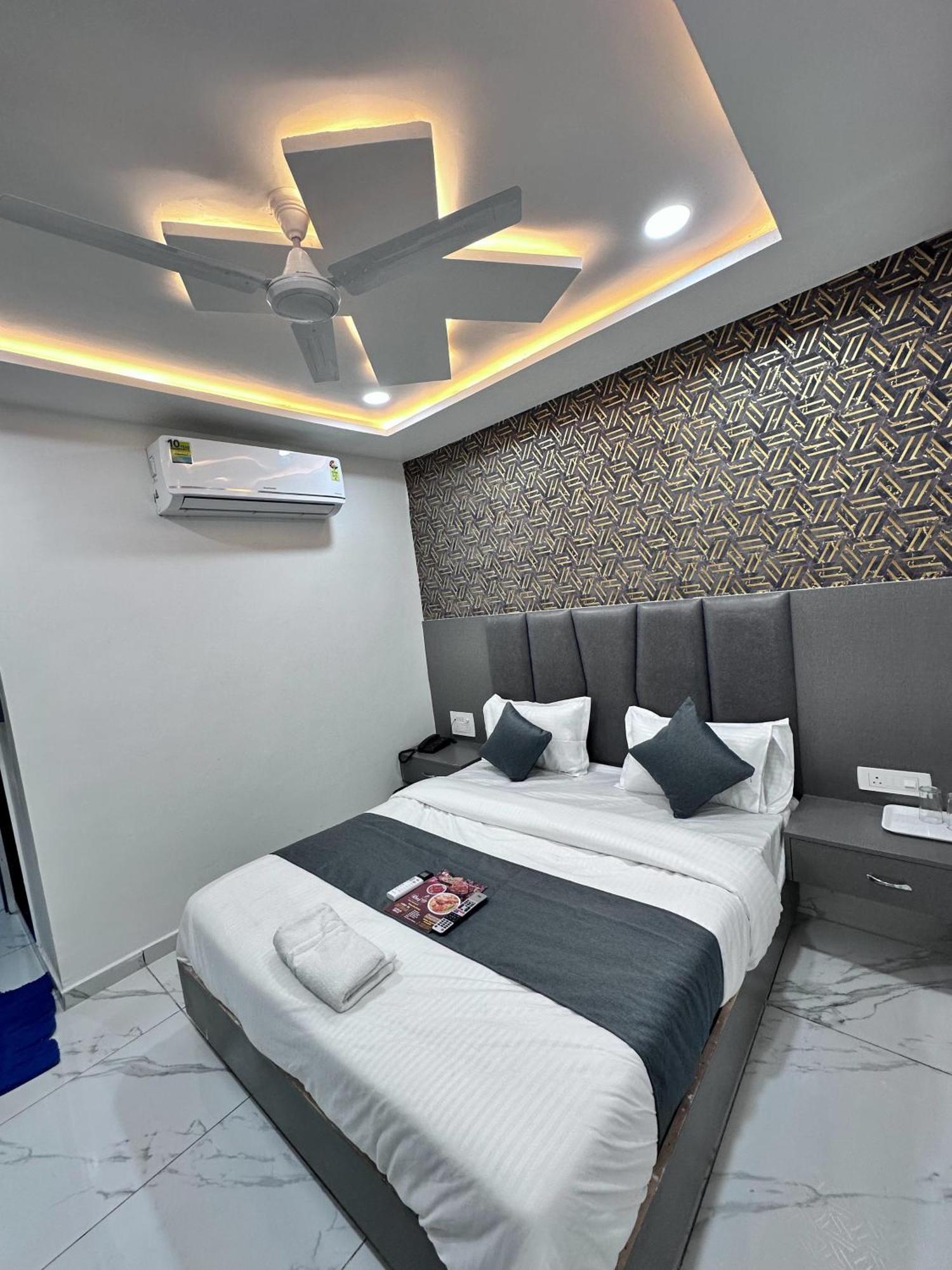 Hotel The Pacific Ahmedabad Airport 外观 照片