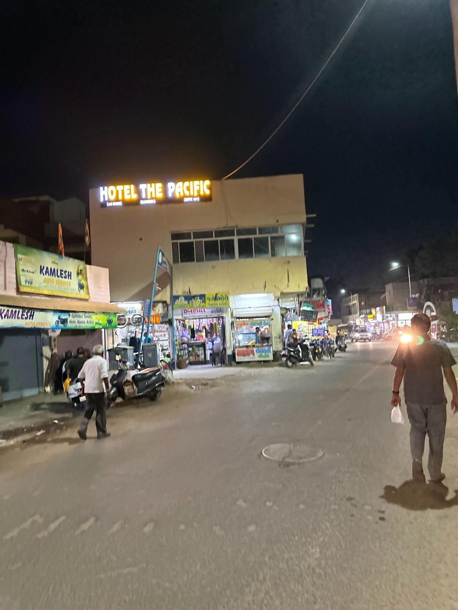 Hotel The Pacific Ahmedabad Airport 外观 照片