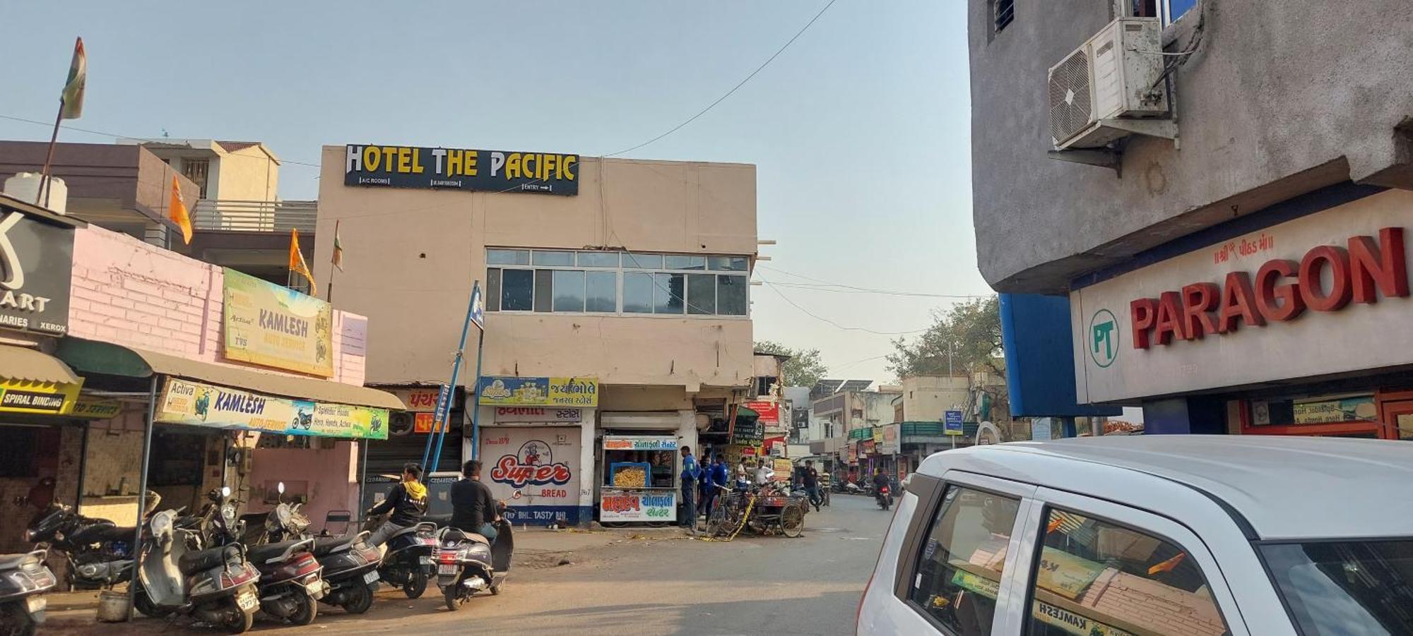 Hotel The Pacific Ahmedabad Airport 外观 照片